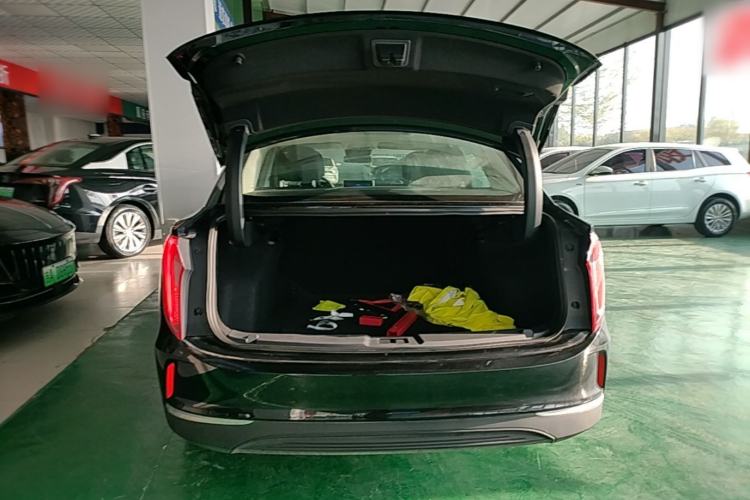 Used Hongqi E-QM5 2022 431 km Charge & Enjoy Edition
