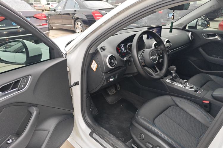 Used Audi A3 2018 30th Anniversary Edition Sportback 35 TFSI Fashion Model
