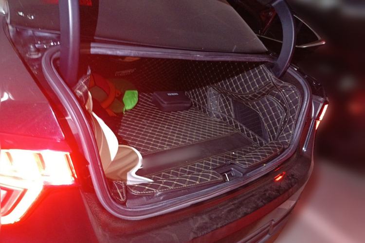 Used Lynk & Co 03 2019 1.5TD DCT JingPro Edition China VI Standard Trunk