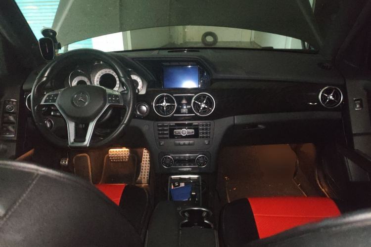 Used Mercedes-Benz GLK-Class 2015 GLK 300 4MATIC Luxury Ultimate Edition Center Console