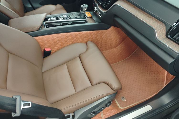 Used Volvo XC60 2021 T5 4x4 Smart Luxury Edition Right Front Seat