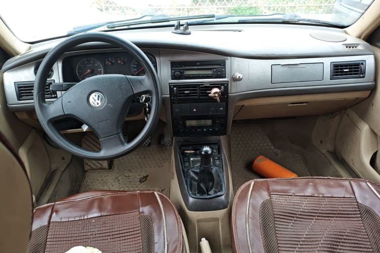 Used Volkswagen Santana Vista 2008 1.8L Manual Sishang Model Center Console