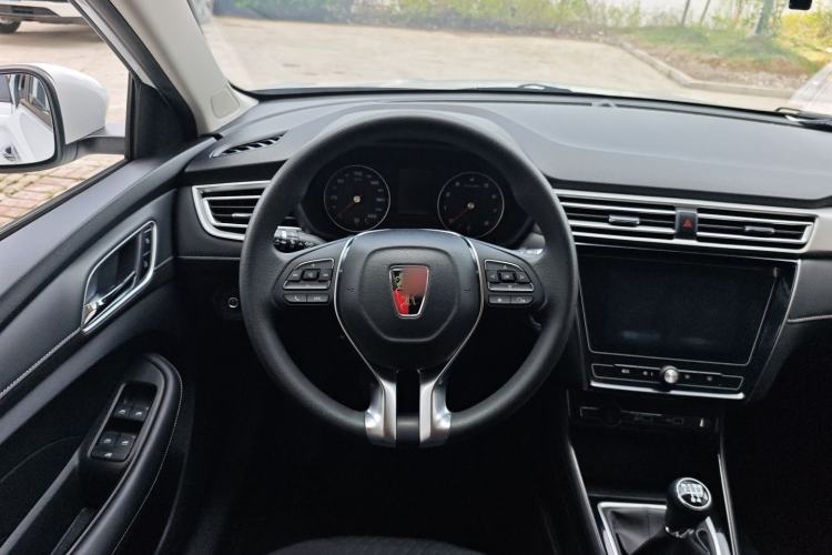 Used Roewe i5 2020 1.5L Manual 4G Connect Luxury Edition