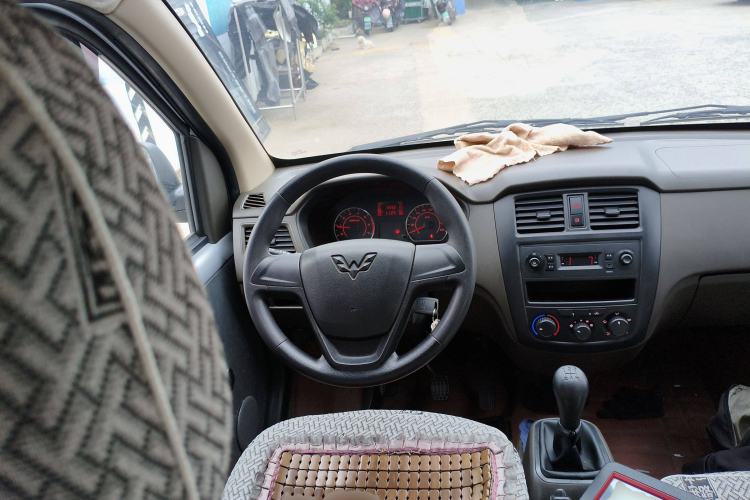 Used Wuling Rongguang S 2023 1.5L Base Version 5/7 Seats
