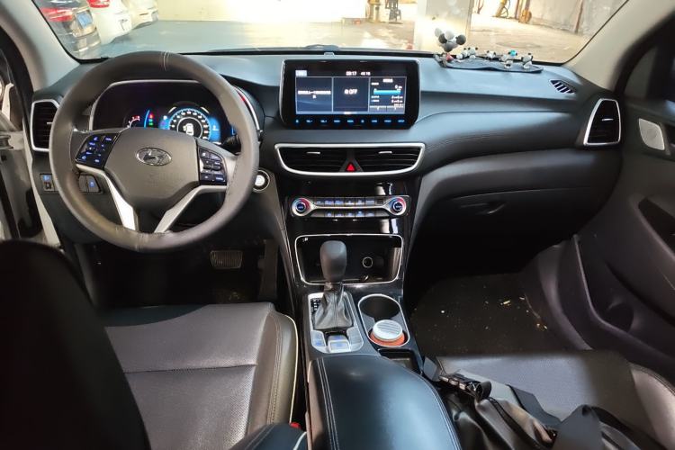 Used Hyundai Tucson 2019 280TGDi Dual-Clutch Two-Wheel Drive Fashion Edition China VI Standard Center Console