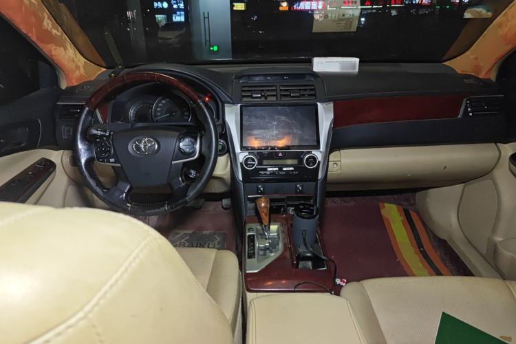Used Toyota Camry 2012 2.5G Luxury Edition Center Console