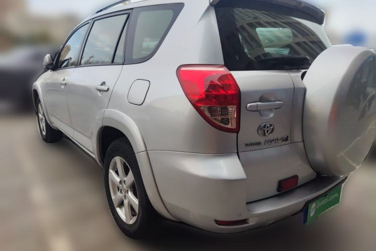 Used Toyota RAV4 2006 2.4 Luxury Model Rear Left 45 Deg