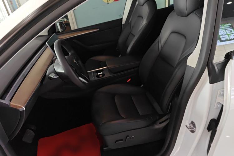 Used Tesla Model Y 2021 Long-Range All-Wheel-Drive Version 3D7