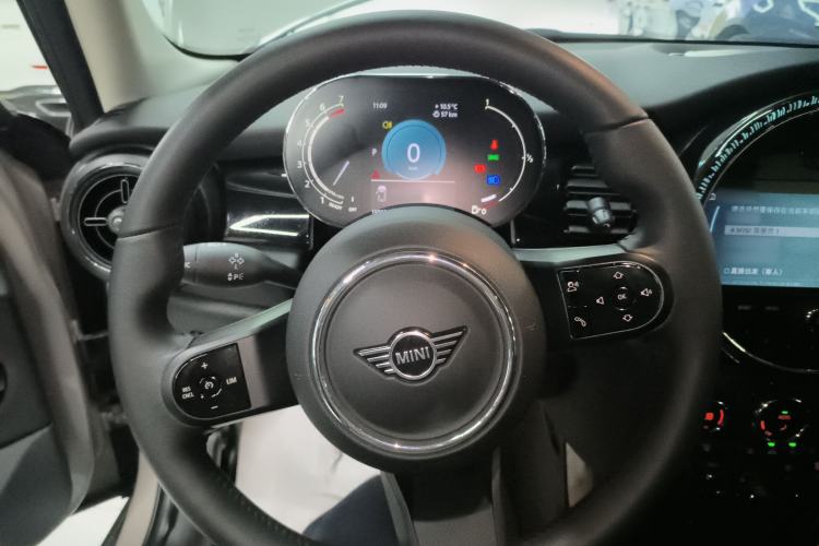 Used MINI MINI 2023 Updated 1.5T COOPER Artist Five-Door Edition