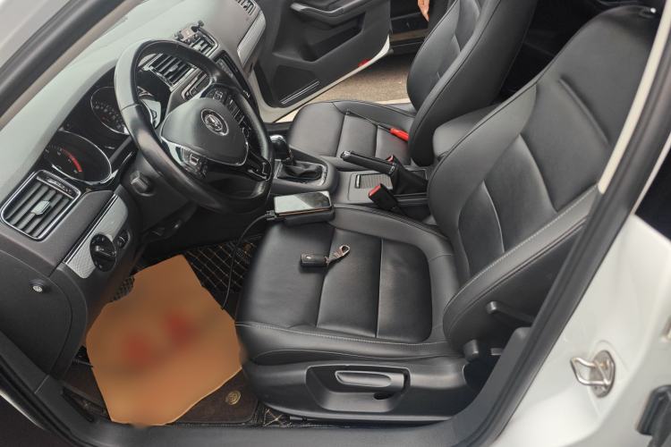 Used Volkswagen Sagitar 2017 180TSI Automatic Luxury Edition
