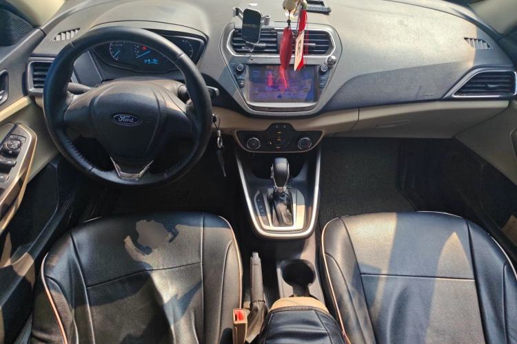Used Ford Escort 2017 Revised Version 1.5L Automatic Comfort Edition Center Console
