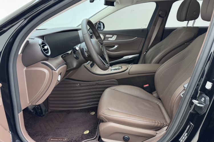 Used Mercedes-Benz E-Class New Energy 2023 E 350 e L Plug-in Hybrid Sedan Interior 1