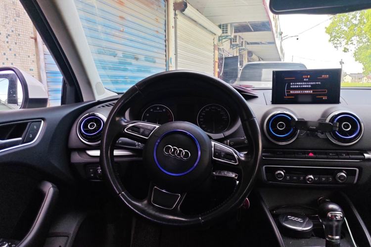 Used Audi A3 2015 Limousine 35 TFSI Millionth Anniversary Comfort Model Steering Wheel