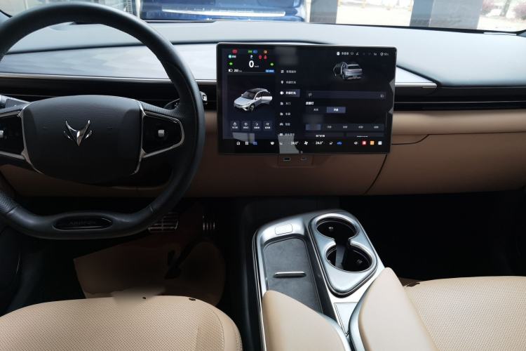 Used ARCFOX Alpha T5 2024 520 MAX Center Console