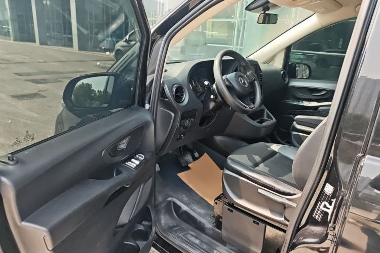 Used Mercedes-Benz Vito 2021 2.0T Elite Version 7 Seats Driver Seat