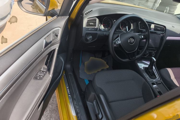 Used Volkswagen Golf 2018 180TSI Automatic Comfort Model
