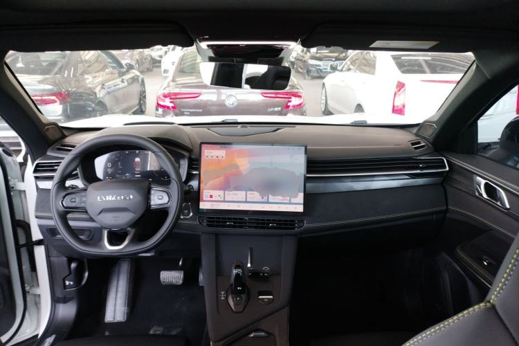 Used Lynk & Co 01 2025 2.0TD All-Wheel Drive Refreshed Pro Version Center Console