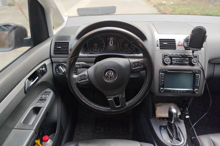 Used Volkswagen Touran 2013 1.4T DSG Smart Edition 5-seater