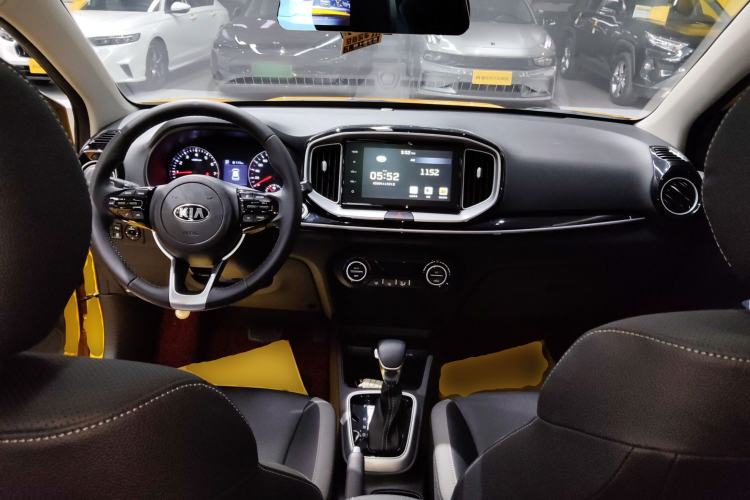 Used Kia kx1 Stonic 2021 1.4L CVT Fun & Sunroof Model
