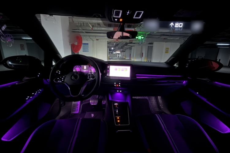 Used Volkswagen Golf 2023 Facelift 280TSI DSG R-Line Lite Interior 4