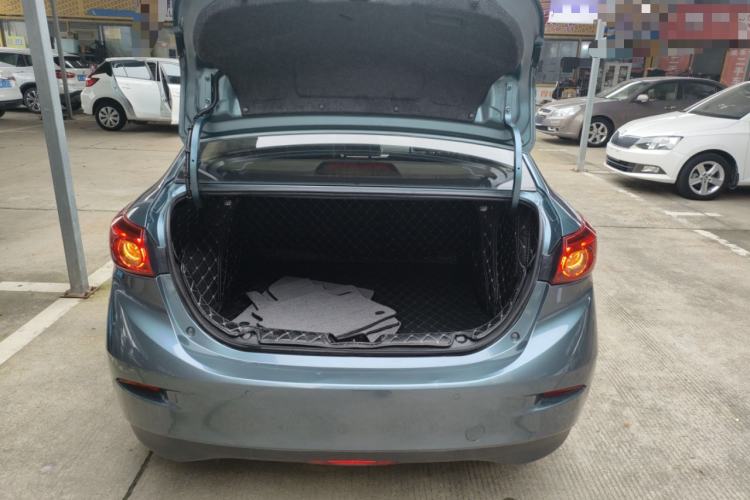 Used Mazda 3 Axela 2017 Sedan 1.5L Automatic Luxury Model Emission Standard China V Trunk