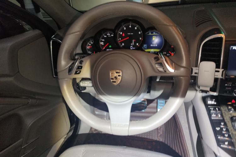 Used Porsche Cayenne 2011 Cayenne 3.0T Steering Wheel