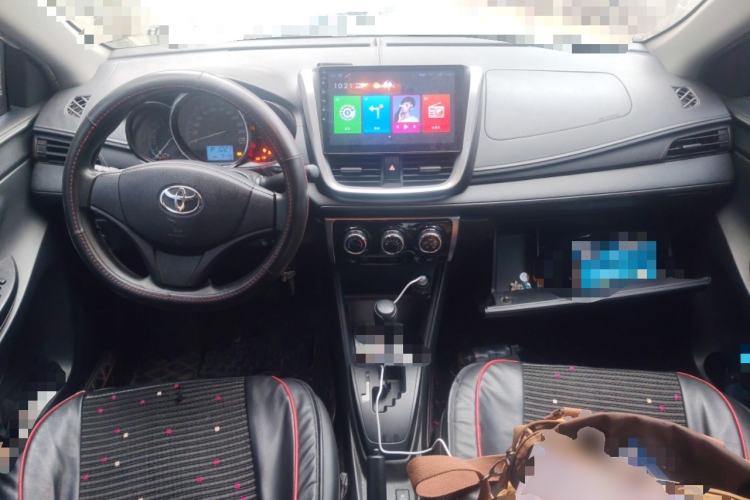 Used Toyota YARiS L Zhi Xiang 2017 1.3E CVT Charming Edition Center Console