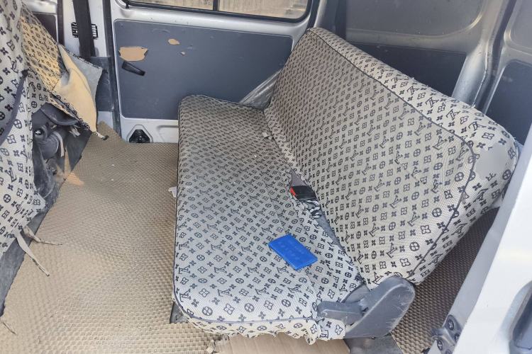 Used Wuling Zhiguang 2019 1.2L Van Utility Model 5-Seater Left Rear Seat