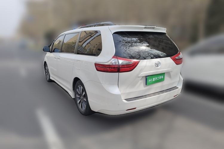 Used Toyota SIENNA  Rear Left 45 Deg