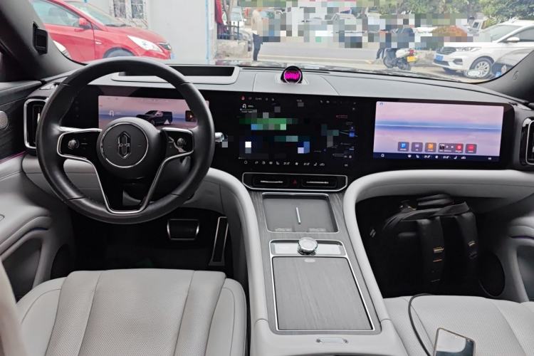 Used Hima AITO M9 2024 Range-Extended Ultra Version 42 kWh 6-Seater Model Center Console