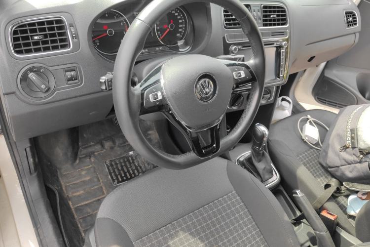 Used Volkswagen Polo 2016 1.6L Automatic Comfort Model Steering Wheel