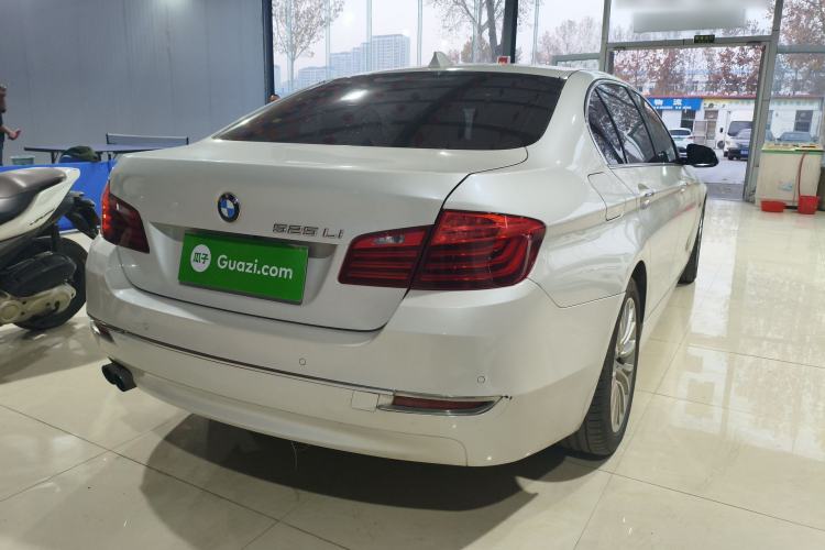 Used BMW 5 Series 2014 525Li Luxury Design Package
