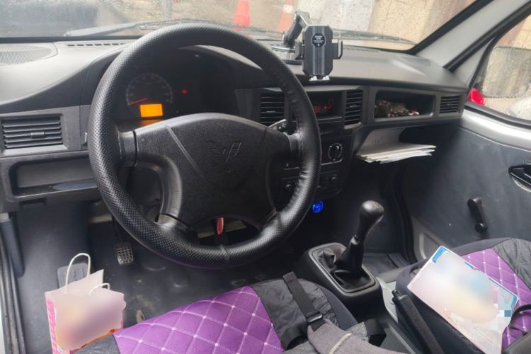 Used Wuling Zhiguang 2023 1.5L Utility Version with Enclosed Windows 2 Seats