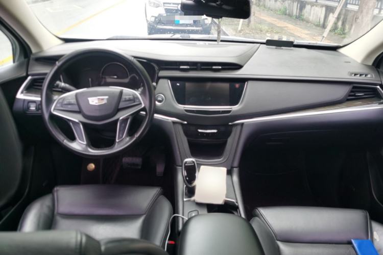 Used Cadillac XT5 2016 25T Luxury Model Interior 2