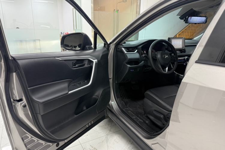 Used Toyota RAV4 2021 2.0L CVT Two-Wheel Drive Urban Edition Interior 9