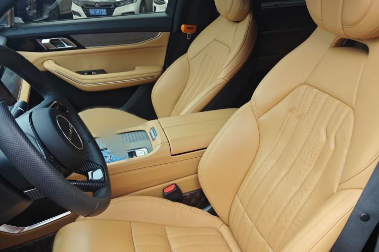 Used Lynk & Co 09 EM-P 2023 2.0TD EM-P Long-Range Version PM Six-Seater Interior 2