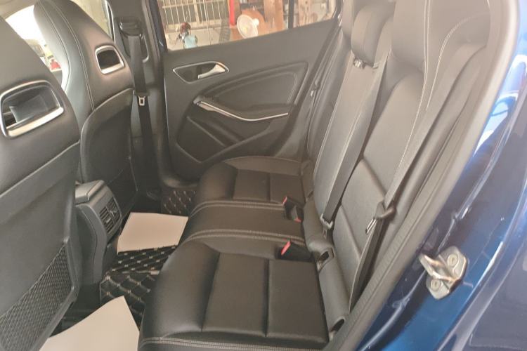 Used Mercedes-Benz GLA 2018 GLA 200 Fashion Model Left Rear Seat