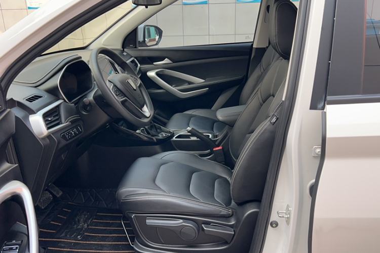 Used Baojun 530 2021 Global Car Anniversary Edition 1.5T CVT Luxury Model 7 Seats