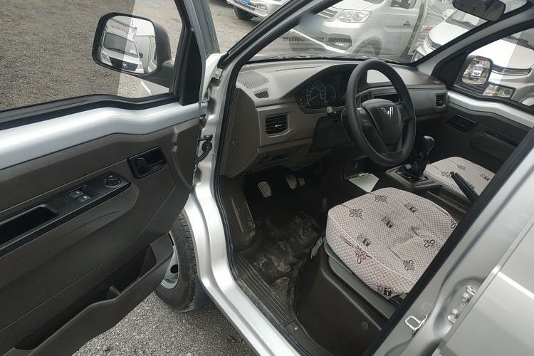 Used Wuling Rongguang New Truck 2021 1.8L Base Model Double-Cab with Dual Rear Wheels LJ479Q6