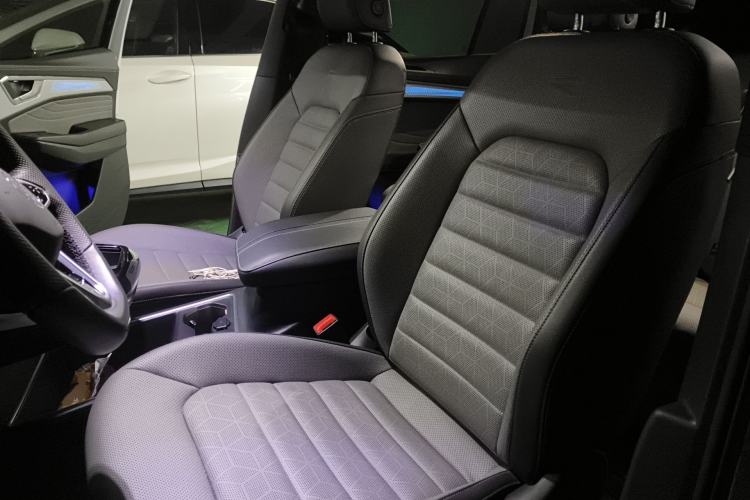 Used Volkswagen Talagon 2022 380TSI 4x4 R-Line Teramont 6-Seater Left Front Seat