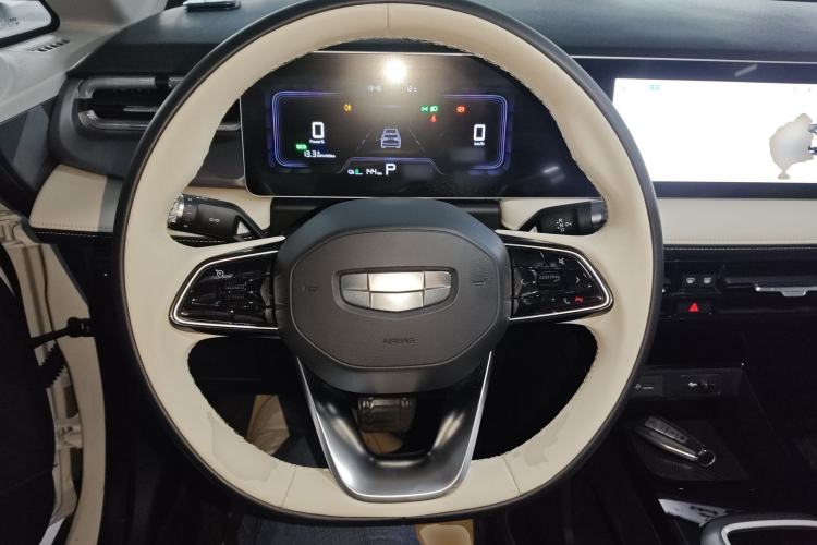 Used Geometry E Firefly 2024 401 km Fluorescent
