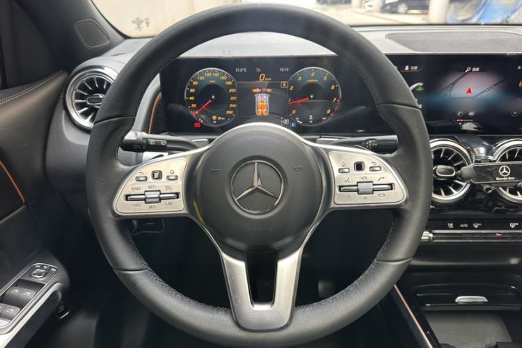 Used Mercedes-Benz GLB 2021 GLB 200 4MATIC Interior 2