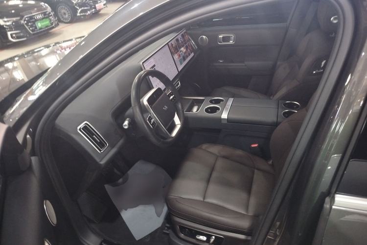 Used Li Auto L8 2023 Pro Model
