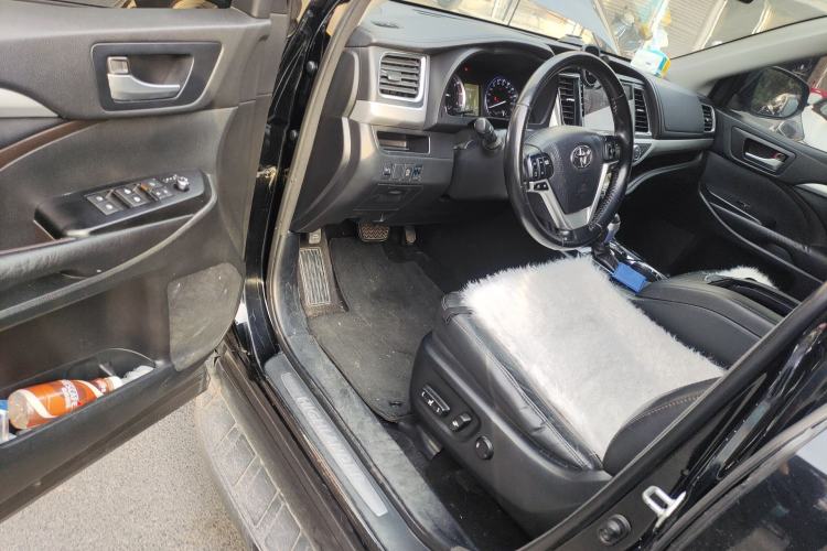 Used Toyota Highlander 2017 2.0T Four-Wheel Drive Black Edition Limited Model
