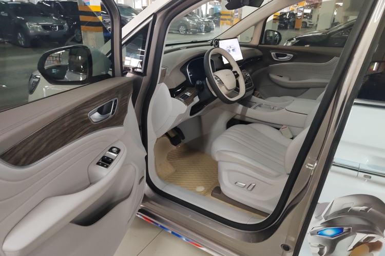 Used Roewe iMAX8 New Energy 2025 1.5T DMH Lu Zun Deluxe Edition
