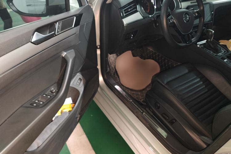 Used Volkswagen Magotan 2018 330TSI DSG Advanced Model Driver Seat