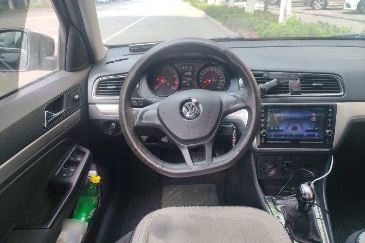 Used Volkswagen Lavida 2015 1.6L Automatic Fashion Edition Steering Wheel