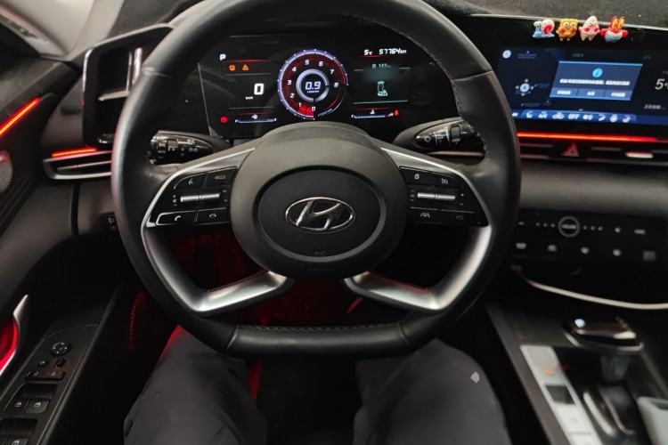 Used Hyundai Elantra 2022 1.5L CVT LUX Prestige Edition
