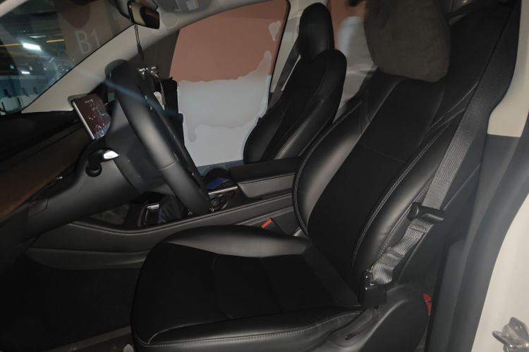 Used Tesla Model Y 2021 Standard Range Rear-Wheel Drive Version Left Front Seat