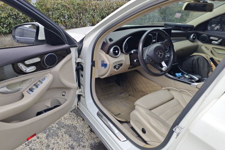 Used Mercedes-Benz C-Class 2015 Facelift C 200 L
